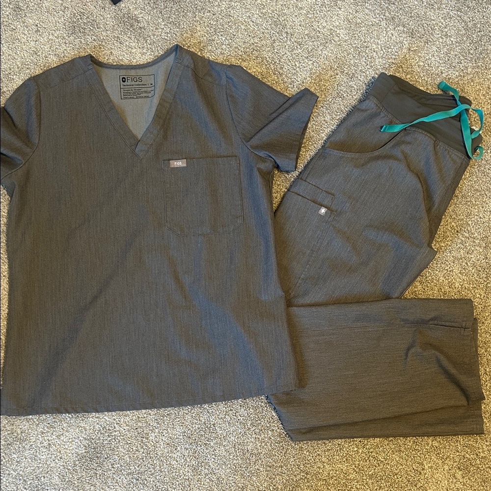 Figs Charcoal Scrub Set with Teal Accents